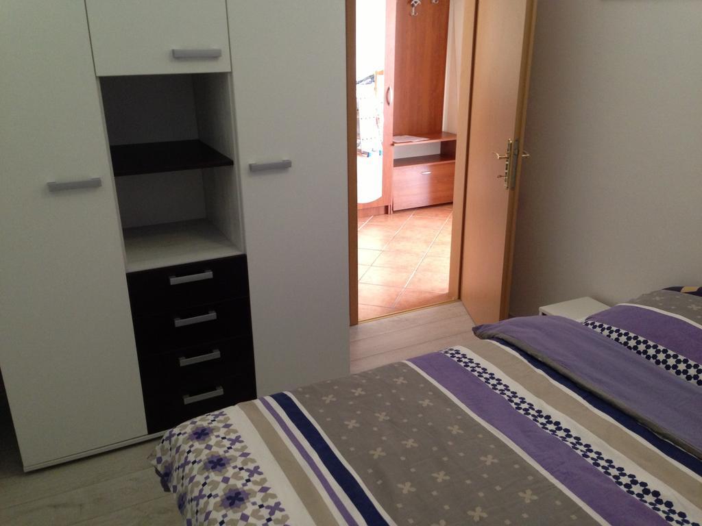 Apartments Salvore Crveni Vrh Bilik gambar